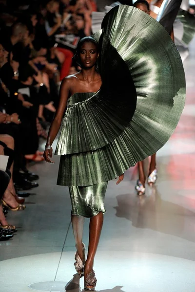 Look 37